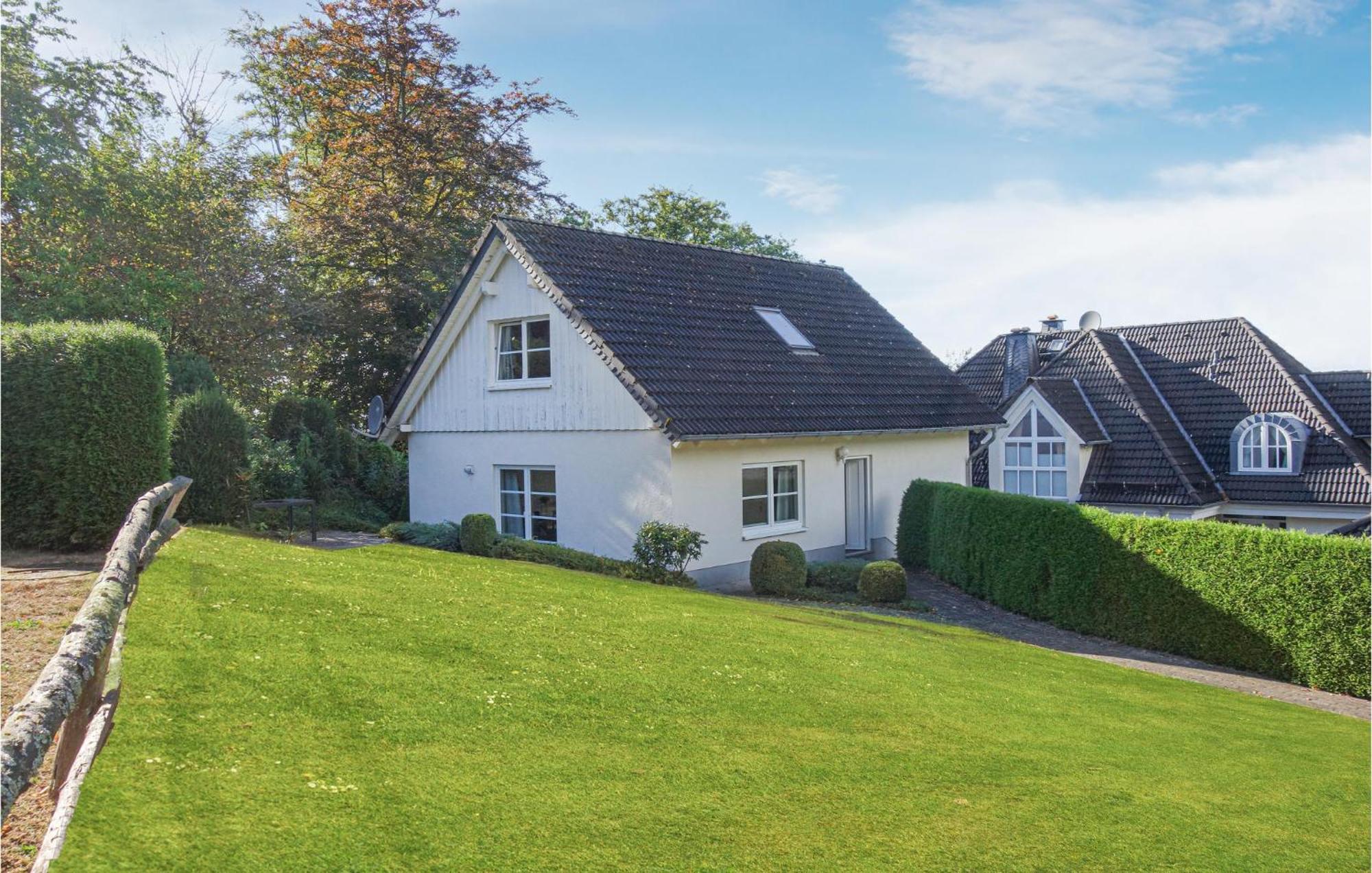 Gorgeous Home In Attendorn With Kitchen Kültér fotó